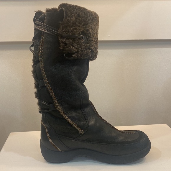 Women’s Blondo Canada Leather & Shearling Lined Back Laced Boots - Picture 3 of 14